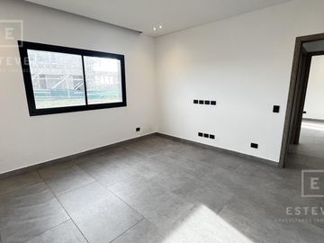 Casa a la laguna en venta, 5 dormitorios, dependencia, Barrio Cerrado PUERTOS, Escobar