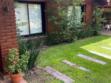 Impecable casa en venta con vista al golf en el CC Larena . NUEVO PRECIO!