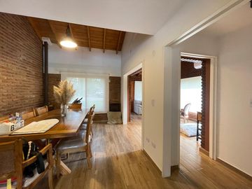 Impecable casa en venta con vista al golf en el CC Larena . NUEVO PRECIO!