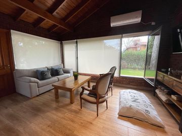 Impecable casa en venta con vista al golf en el CC Larena . NUEVO PRECIO!