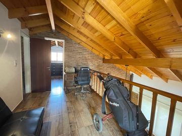 Impecable casa en venta con vista al golf en el CC Larena . NUEVO PRECIO!