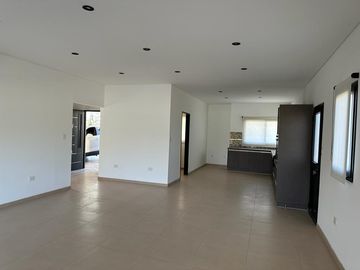 PROPIEDAD EN VENTA 4Amb -  EN BARRIO PRIVADO CRUZ DEL SUR