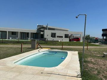 PROPIEDAD EN VENTA 4Amb -  EN BARRIO PRIVADO CRUZ DEL SUR