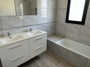 PROPIEDAD EN VENTA 4Amb -  EN BARRIO PRIVADO CRUZ DEL SUR