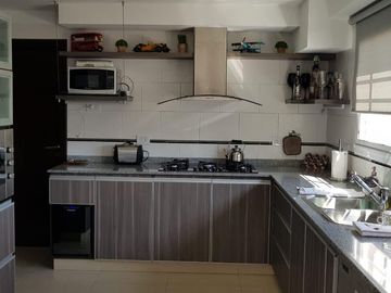 Casa en Ramos Mejía Sur VENTA 5 AMB. + Playroom