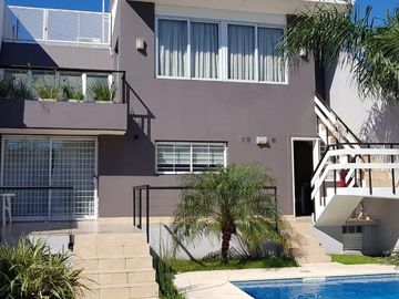 Casa en Ramos Mejía Sur VENTA 5 AMB. + Playroom