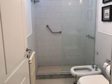 Casa sobre gran terreno con mucho potencial IDEAL INVERSOR MB