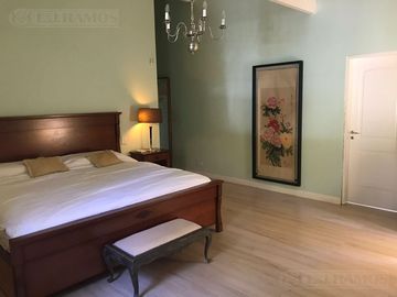 Casa sobre gran terreno con mucho potencial IDEAL INVERSOR MB