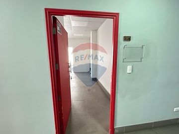 OFICINA EN ARRIENDO