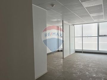OFICINA EN ARRIENDO