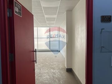 OFICINA EN ARRIENDO