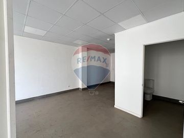 OFICINA EN ARRIENDO