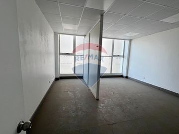 OFICINA EN ARRIENDO