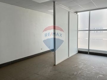 OFICINA EN ARRIENDO