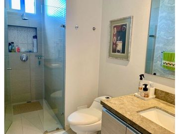 Apartamento de lujo con vista al MAR y la marina - 005 R