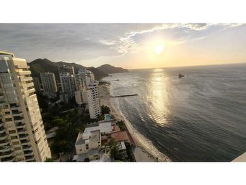 Apartamento de lujo con vista al MAR y la marina - 005 R