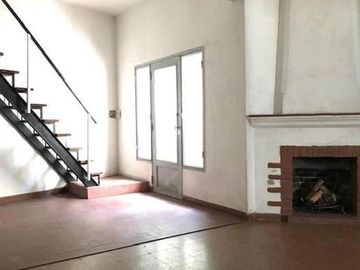 Venta PH 4 ambientes, 110M2. Lanús Centro.