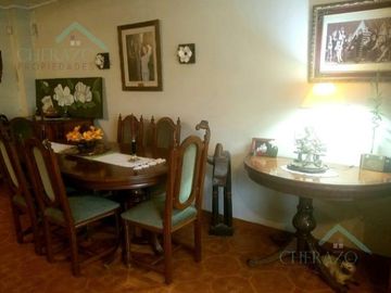 Casa en  Ituzaingó  4 ambiente con gran  jardín y piscina