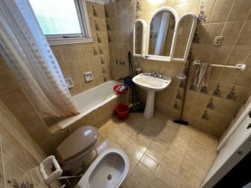 Venta Chalet de 7 ambientes ideal profesional o comercial, Guemes Mar del Plata