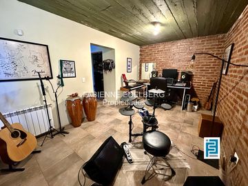 Casa en venta en el encantador Callejón de GINGIN, San Martín de los Andes, Patagonia Argentina.