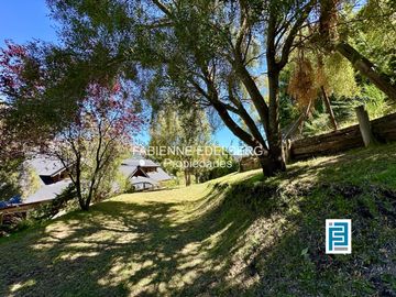 Casa en venta en el encantador Callejón de GINGIN, San Martín de los Andes, Patagonia Argentina.