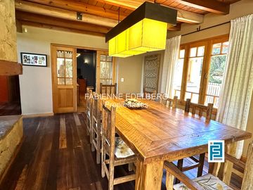 Casa en venta en el encantador Callejón de GINGIN, San Martín de los Andes, Patagonia Argentina.