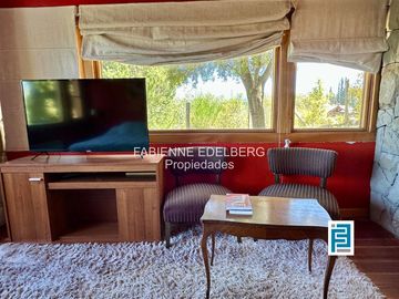 Casa en venta en el encantador Callejón de GINGIN, San Martín de los Andes, Patagonia Argentina.