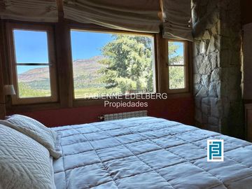 Casa en venta en el encantador Callejón de GINGIN, San Martín de los Andes, Patagonia Argentina.