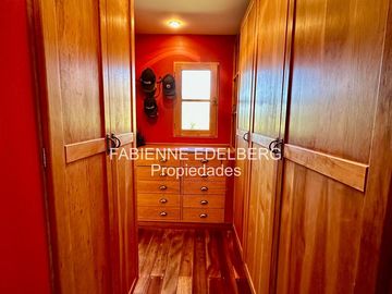 Casa en venta en el encantador Callejón de GINGIN, San Martín de los Andes, Patagonia Argentina.