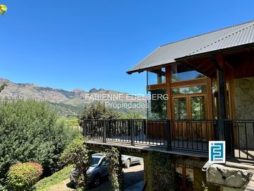 Casa en venta en el encantador Callejón de GINGIN, San Martín de los Andes, Patagonia Argentina.