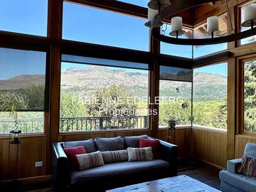 Casa en venta en el encantador Callejón de GINGIN, San Martín de los Andes, Patagonia Argentina.