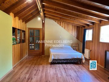 Casa en venta en el encantador Callejón de GINGIN, San Martín de los Andes, Patagonia Argentina.