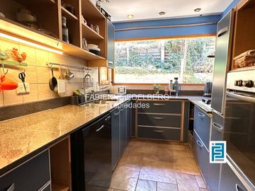 Casa en venta en el encantador Callejón de GINGIN, San Martín de los Andes, Patagonia Argentina.