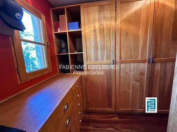 Casa en venta en el encantador Callejón de GINGIN, San Martín de los Andes, Patagonia Argentina.