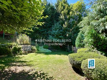 Casa en venta en el encantador Callejón de GINGIN, San Martín de los Andes, Patagonia Argentina.