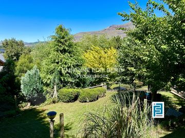 Casa en venta en el encantador Callejón de GINGIN, San Martín de los Andes, Patagonia Argentina.