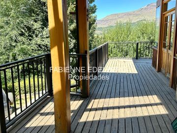 Casa en venta en el encantador Callejón de GINGIN, San Martín de los Andes, Patagonia Argentina.