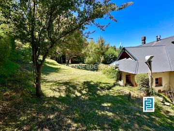 Casa en venta en el encantador Callejón de GINGIN, San Martín de los Andes, Patagonia Argentina.