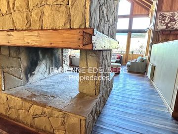 Casa en venta en el encantador Callejón de GINGIN, San Martín de los Andes, Patagonia Argentina.