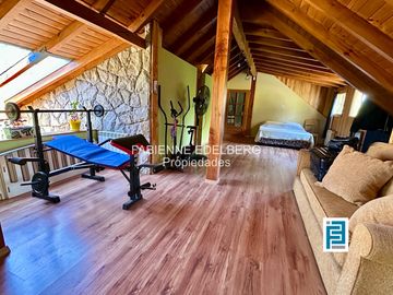 Casa en venta en el encantador Callejón de GINGIN, San Martín de los Andes, Patagonia Argentina.