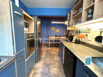 Casa en venta en el encantador Callejón de GINGIN, San Martín de los Andes, Patagonia Argentina.