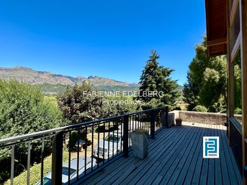 Casa en venta en el encantador Callejón de GINGIN, San Martín de los Andes, Patagonia Argentina.