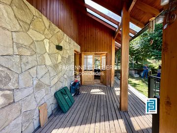 Casa en venta en el encantador Callejón de GINGIN, San Martín de los Andes, Patagonia Argentina.