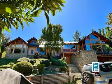 Casa en venta en el encantador Callejón de GINGIN, San Martín de los Andes, Patagonia Argentina.