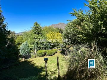 Casa en venta en el encantador Callejón de GINGIN, San Martín de los Andes, Patagonia Argentina.