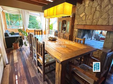 Casa en venta en el encantador Callejón de GINGIN, San Martín de los Andes, Patagonia Argentina.