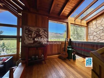 Casa en venta en el encantador Callejón de GINGIN, San Martín de los Andes, Patagonia Argentina.