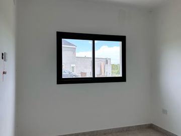 VENTA-Casa-5 Ambientes- 4 dormitorios-Pileta-A estrenar-San Sebastian-Area 9-Escobar-APTA CREDITO