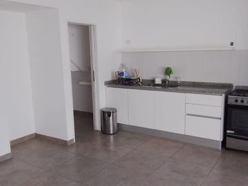 Ph 4 ambientes con fondo en venta en Ituzaingo norte