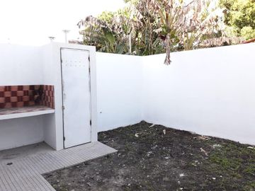 Ph 4 ambientes con fondo en venta en Ituzaingo norte